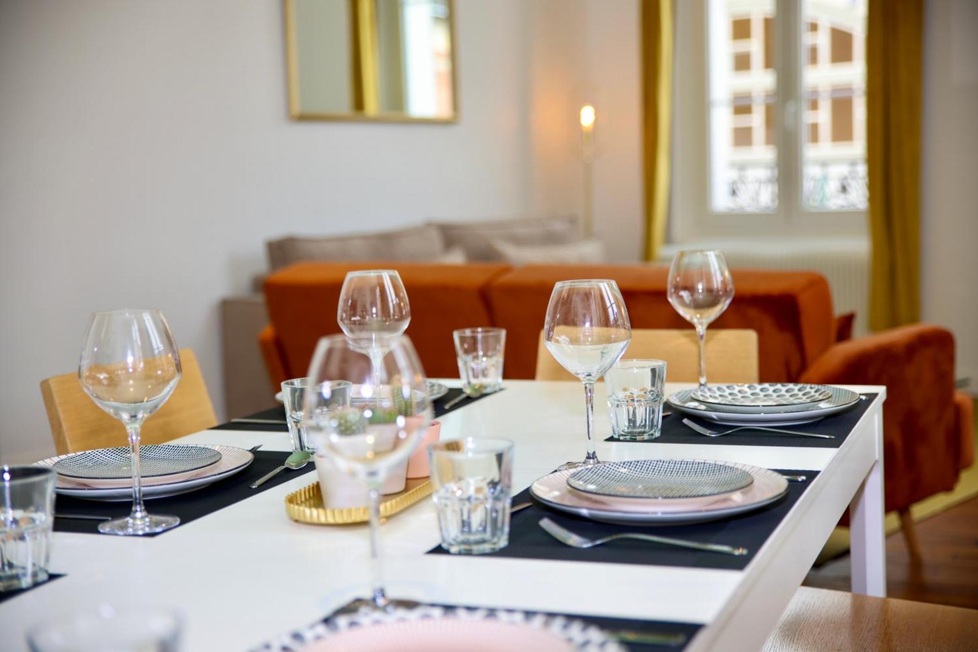 Au Coeur Du Boulingrin Apartman Reims Kültér fotó