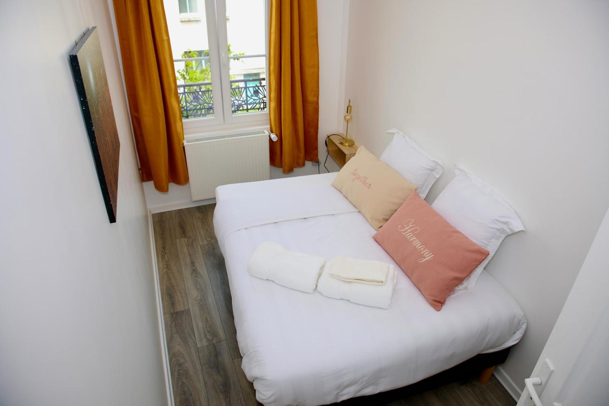 Au Coeur Du Boulingrin Apartman Reims Kültér fotó